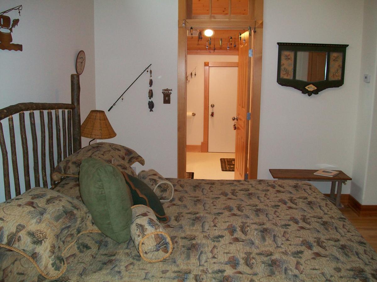 The Lodge At Trout Creek Bed And Breakfast ภายนอก รูปภาพ